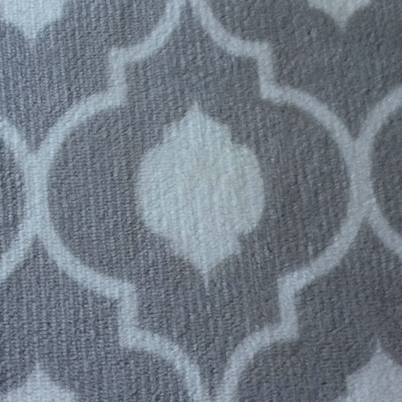 Meet your Posher, Gabriela - Picture 1 of 1